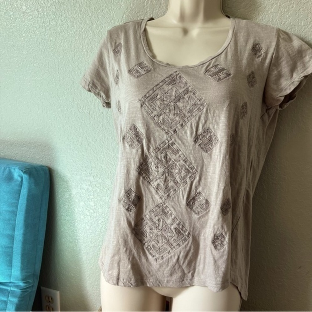 Chelsea And Theodore Assymetrical Top Women’s Size Medium - Picture 5 of 8